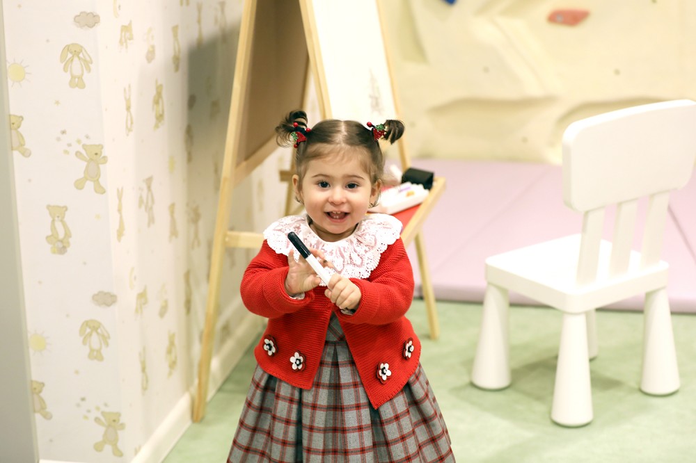 Gülyanaq Məmmədova övladlarını “Hünər Qüllələri”nə gətirdi - VİDEO